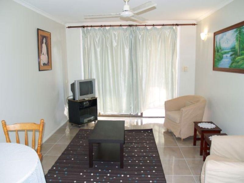 19 Leonard Avenue, Surfers Paradise QLD 4217