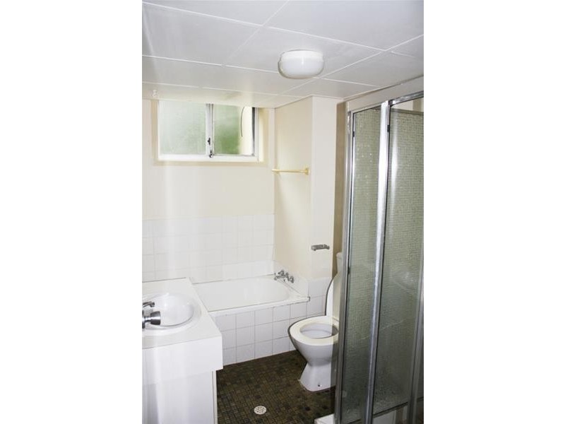 73 OLD BURLEIGH Road, Surfers Paradise QLD 4217