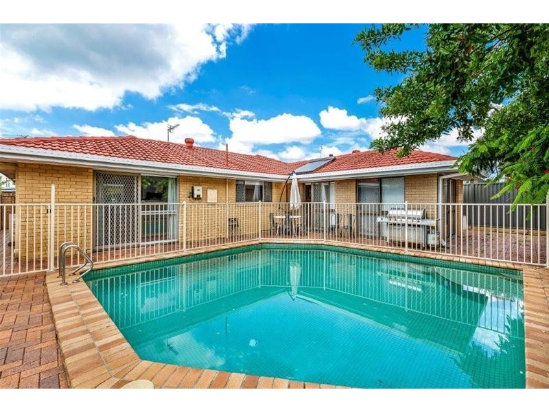 5 St Andrews Avenue, Isle Of Capri QLD 4217