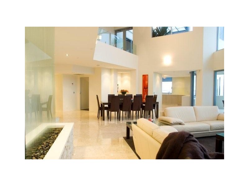 21 Cypress Avenue, Surfers Paradise QLD 4217