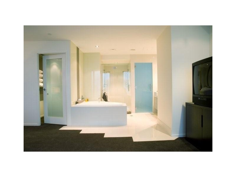 21 Cypress Avenue, Surfers Paradise QLD 4217