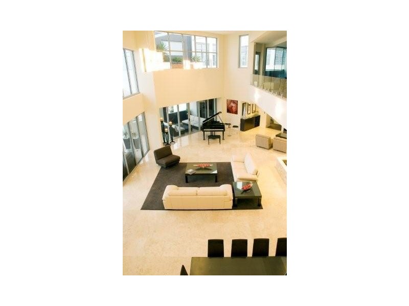 21 Cypress Avenue, Surfers Paradise QLD 4217