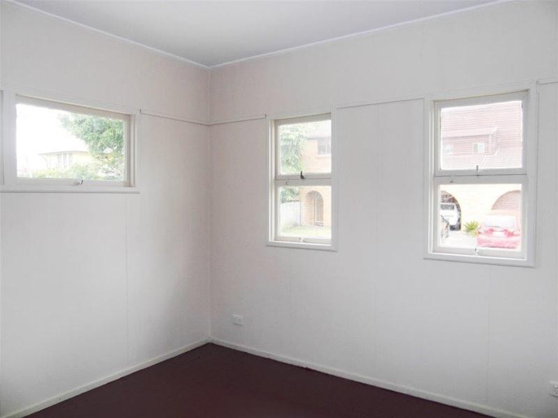 21 Pine Avenue, Surfers Paradise QLD 4217