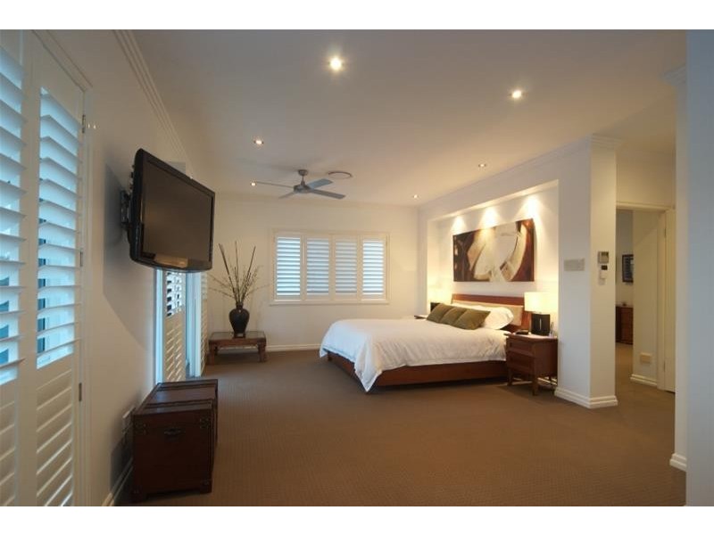 59 Admiralty Drive, Paradise Waters QLD 4217