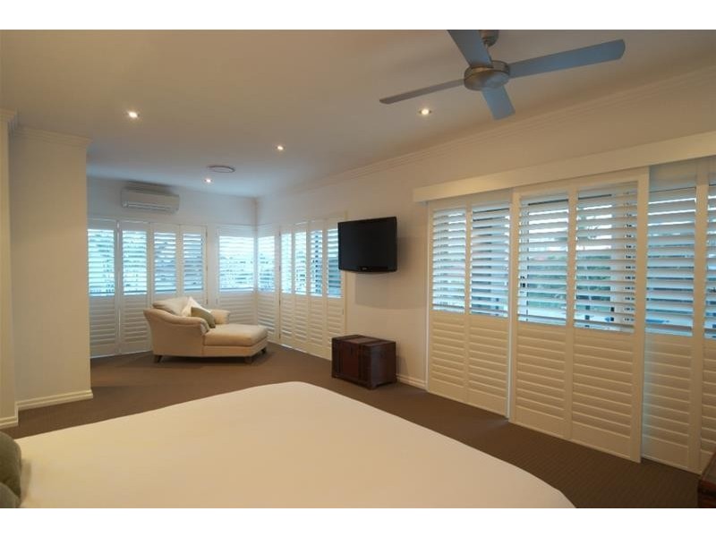 59 Admiralty Drive, Paradise Waters QLD 4217