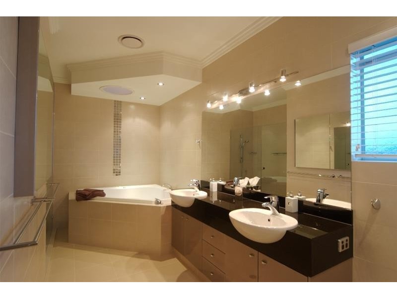 59 Admiralty Drive, Paradise Waters QLD 4217