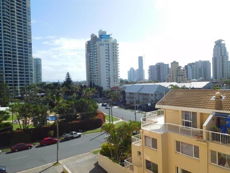 16/15 Pacific Street, Main Beach QLD 4217