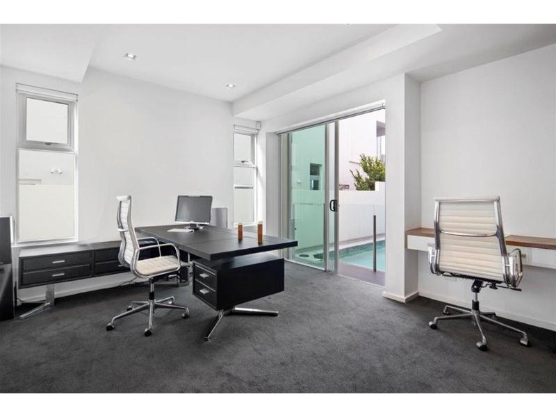 34 Admiralty Drive, Paradise Waters QLD 4217