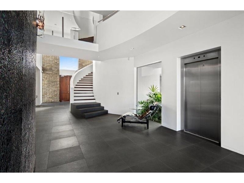 34 Admiralty Drive, Paradise Waters QLD 4217