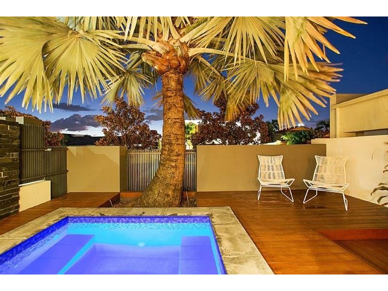 34 Admiralty Drive, Paradise Waters QLD 4217