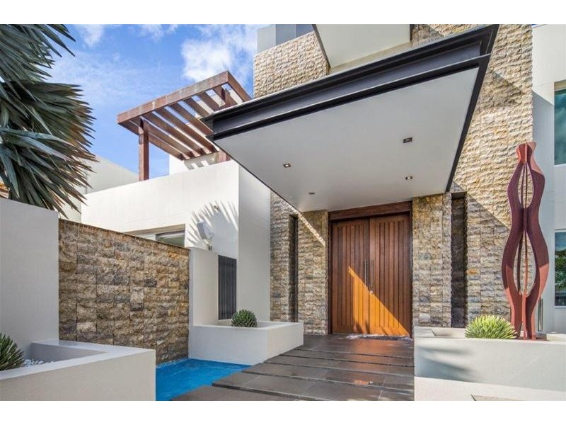 34 Admiralty Drive, Paradise Waters QLD 4217