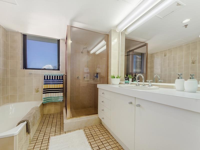 Unit 47  Acapulco 4 Thornton Street, Surfers Paradise QLD 4217