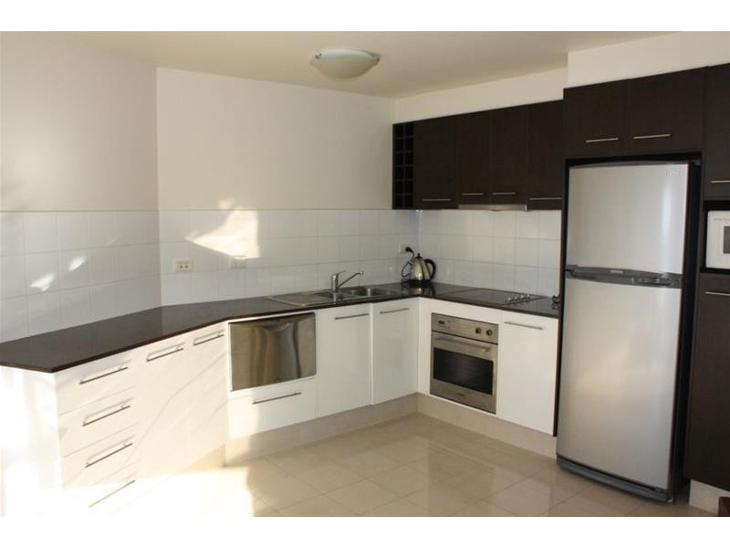 8 Trickett Street (Aloha), Surfers Paradise QLD 4217