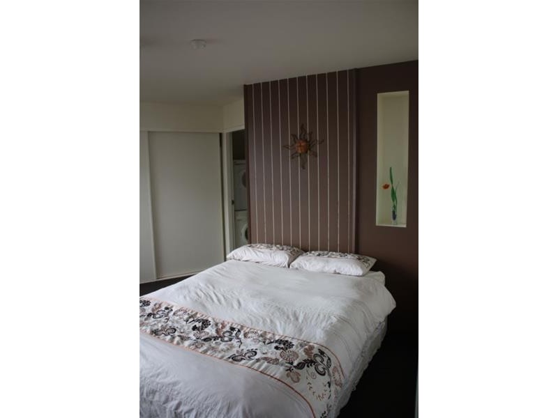 8 Trickett Street (Aloha), Surfers Paradise QLD 4217