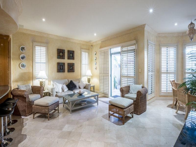 22 Buccaneer Court, Paradise Waters QLD 4217