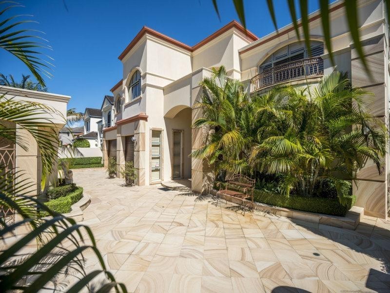 22 Buccaneer Court, Paradise Waters QLD 4217