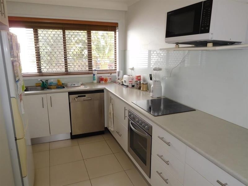 17 Riverview Parade, Surfers Paradise QLD 4217