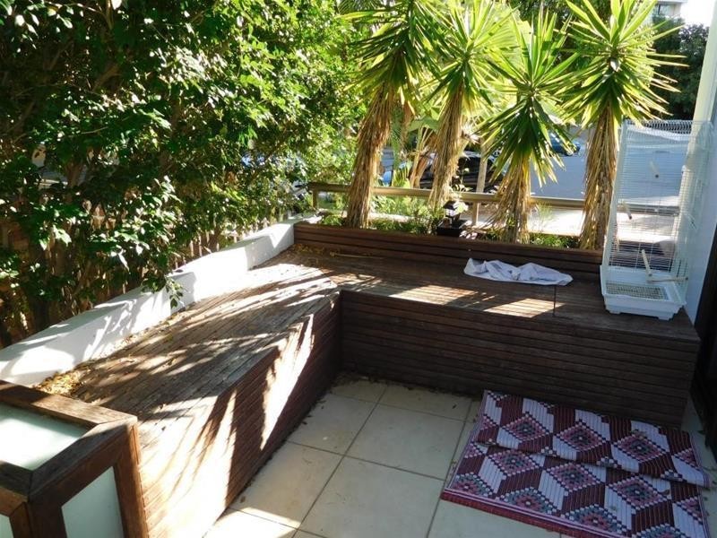 17 Riverview Parade, Surfers Paradise QLD 4217