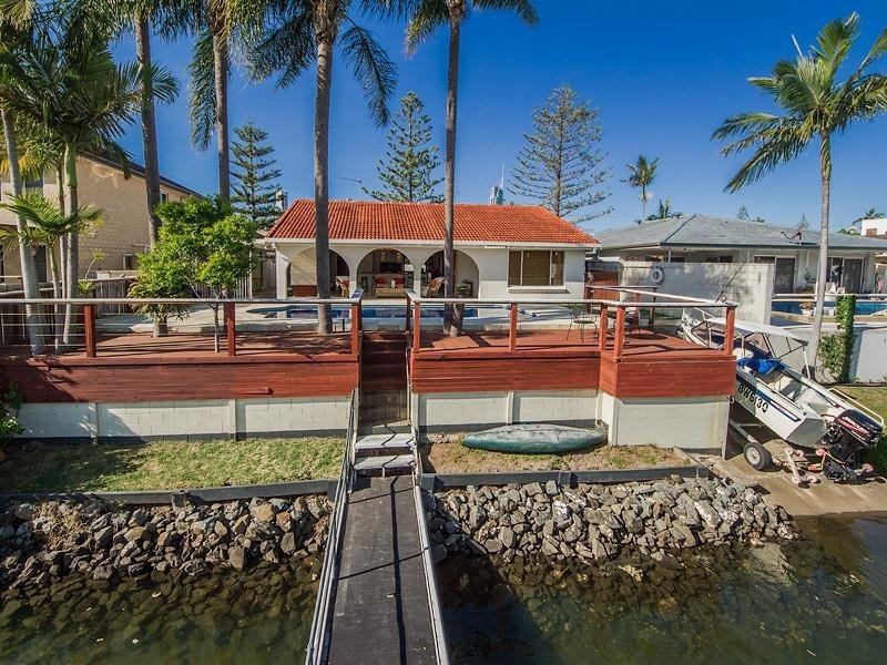 62 Gibraltar Drive, Isle Of Capri QLD 4217