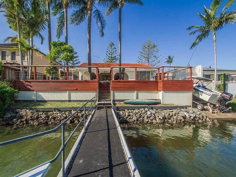 62 Gibraltar Drive, Isle Of Capri QLD 4217