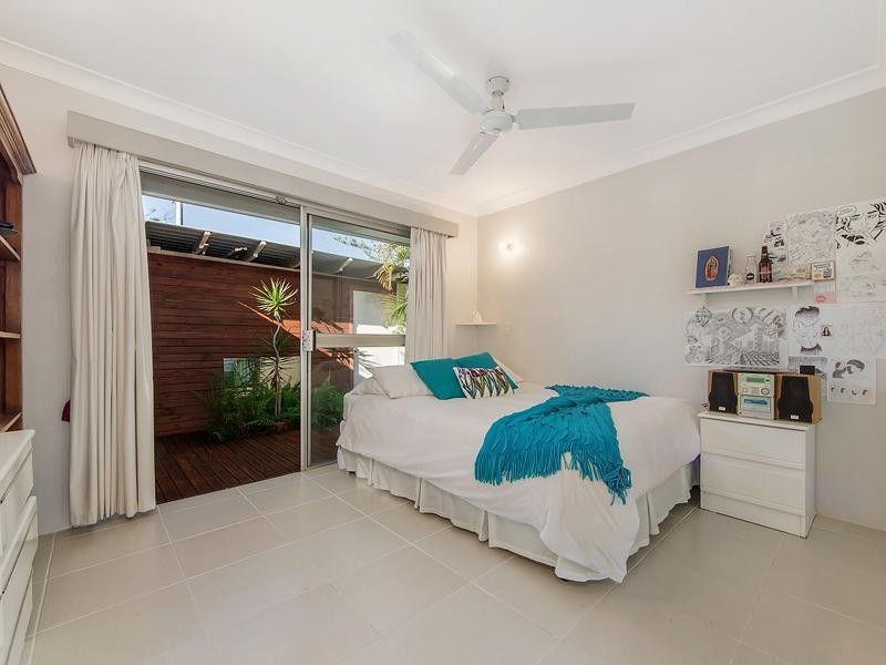 62 Gibraltar Drive, Isle Of Capri QLD 4217
