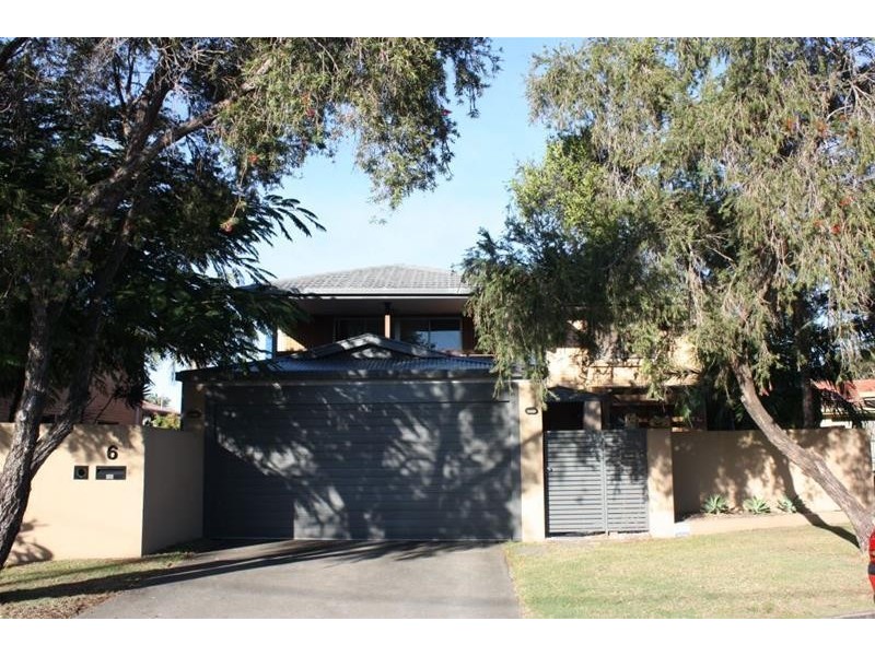 6 Capistrano Court, Southport QLD 4215