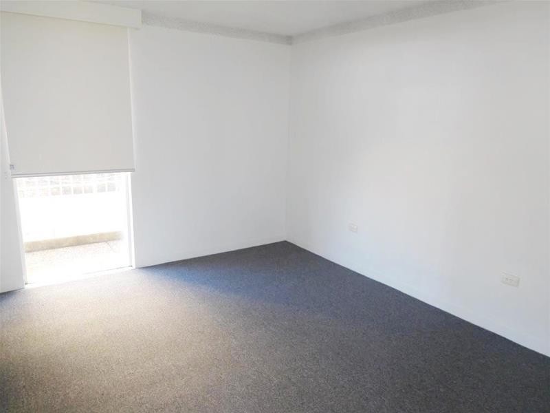 63 Garfield Terrace, Surfers Paradise QLD 4217