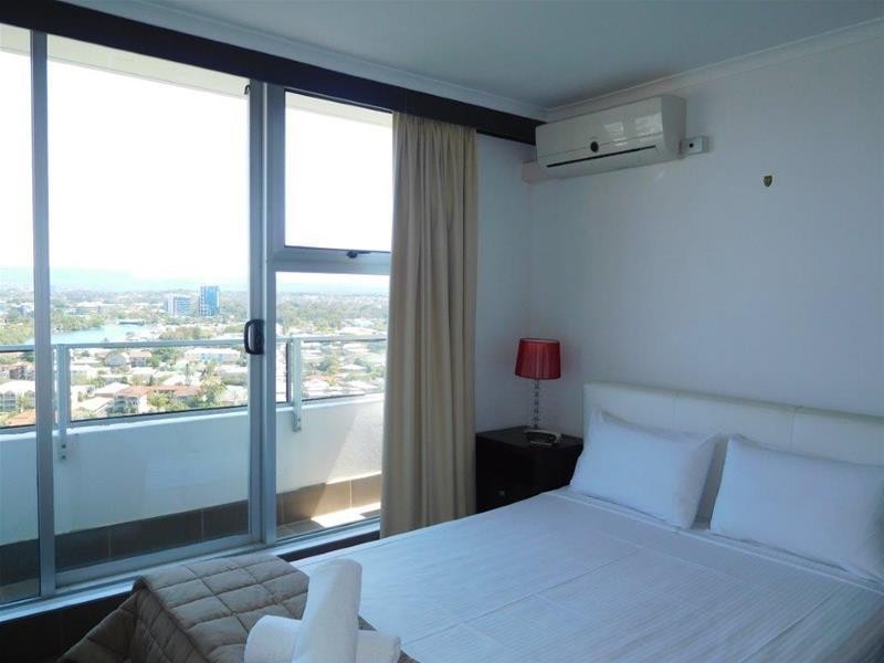 61/40 Ferny Avenue, Surfers Paradise QLD 4217