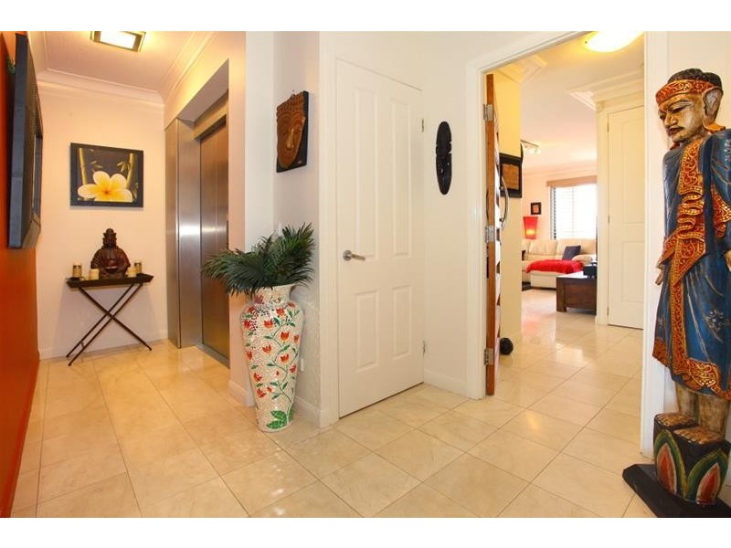 12 Paradise Island, Surfers Paradise QLD 4217