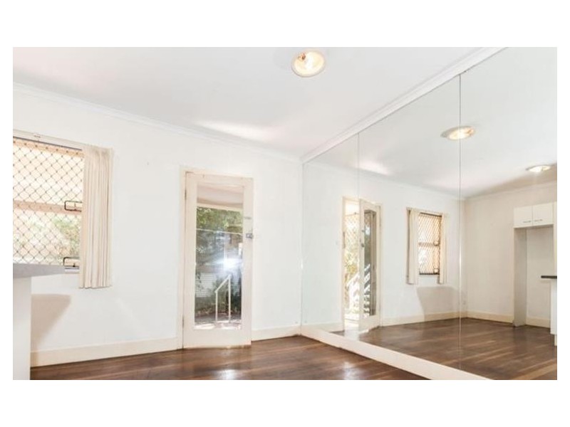 2/29 Leonard Avenue, Surfers Paradise QLD 4217