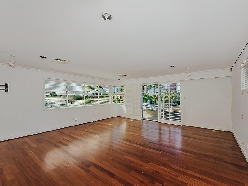 9 Midshipman Court, Paradise Waters QLD 4217