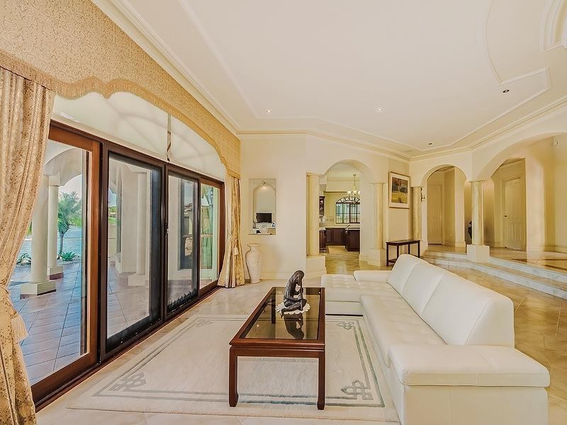 102 Admiralty Drive, Paradise Waters QLD 4217