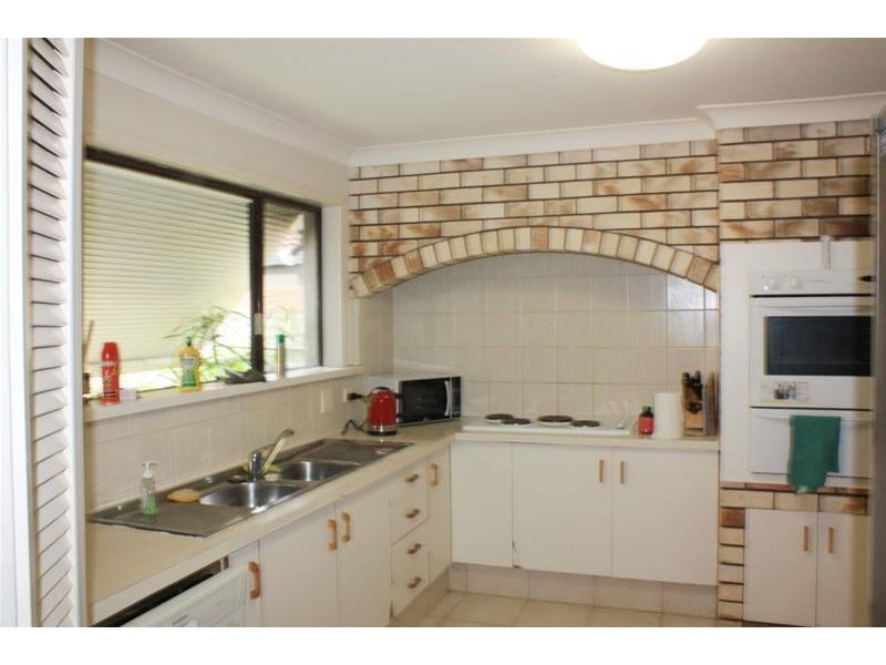 11 Claymore Crescent, Sorrento QLD 4217