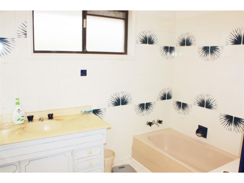 11 Claymore Crescent, Sorrento QLD 4217