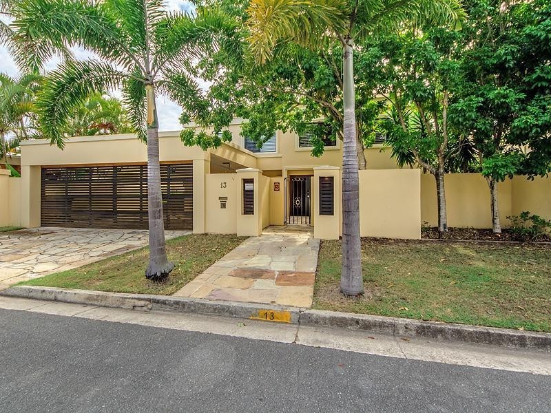 13 Seafarer Court, Paradise Waters QLD 4217