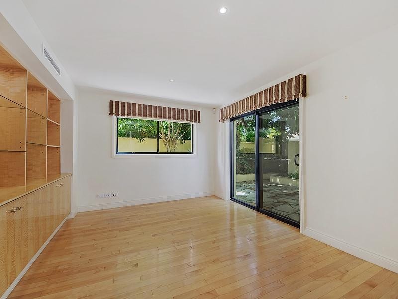 13 Seafarer Court, Paradise Waters QLD 4217