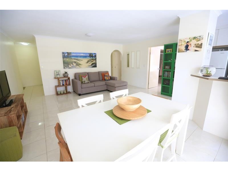 1 Cronin Avenue ‘Chidori Court’, Main Beach QLD 4217