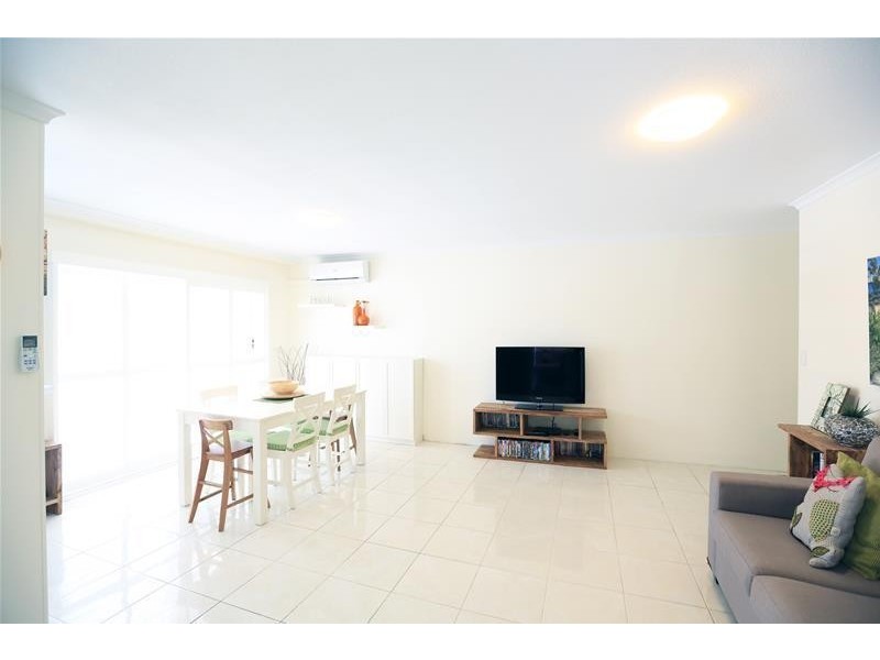 1 Cronin Avenue ‘Chidori Court’, Main Beach QLD 4217