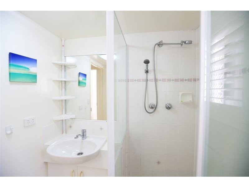 1 Cronin Avenue ‘Chidori Court’, Main Beach QLD 4217