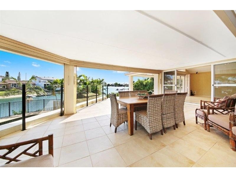 2 Caithness Court, Sorrento QLD 4217