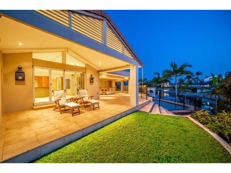 2 Caithness Court, Sorrento QLD 4217