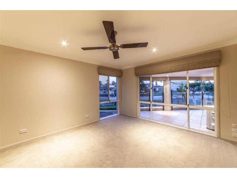 2 Caithness Court, Sorrento QLD 4217