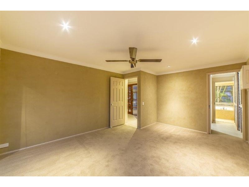 2 Caithness Court, Sorrento QLD 4217