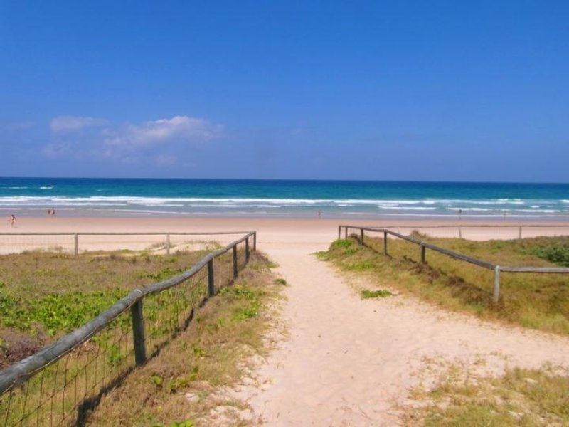 26 Old Burleigh Road ‘Paros on the Beach’, Surfers Paradise QLD 4217