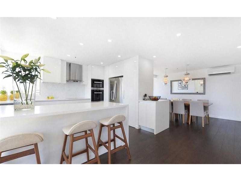 701/1 Peak Avenue, Main Beach QLD 4217