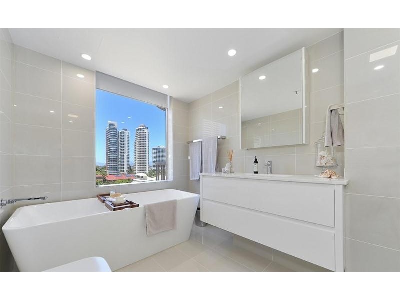 701/1 Peak Avenue, Main Beach QLD 4217