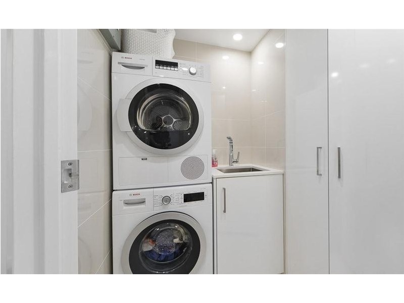 701/1 Peak Avenue, Main Beach QLD 4217