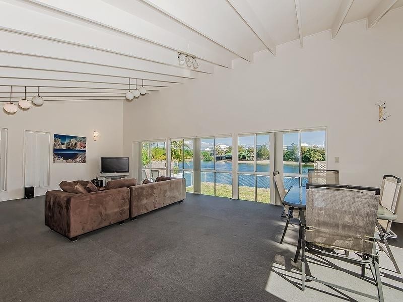 193 Stanhill Drive, Chevron Island QLD 4217