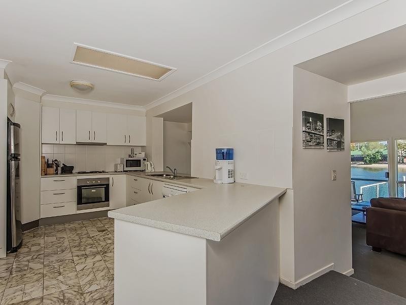 193 Stanhill Drive, Chevron Island QLD 4217