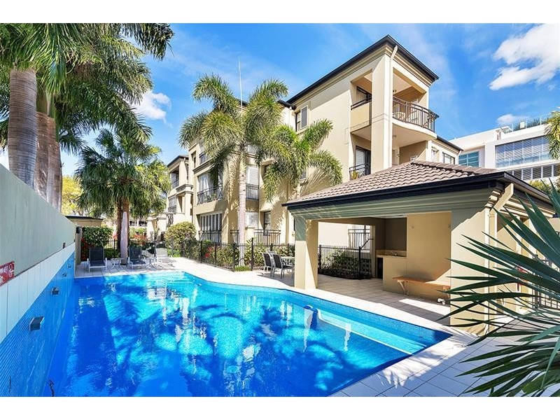 8 Parnoo Street “Chevron Mansions”, Chevron Island QLD 4217